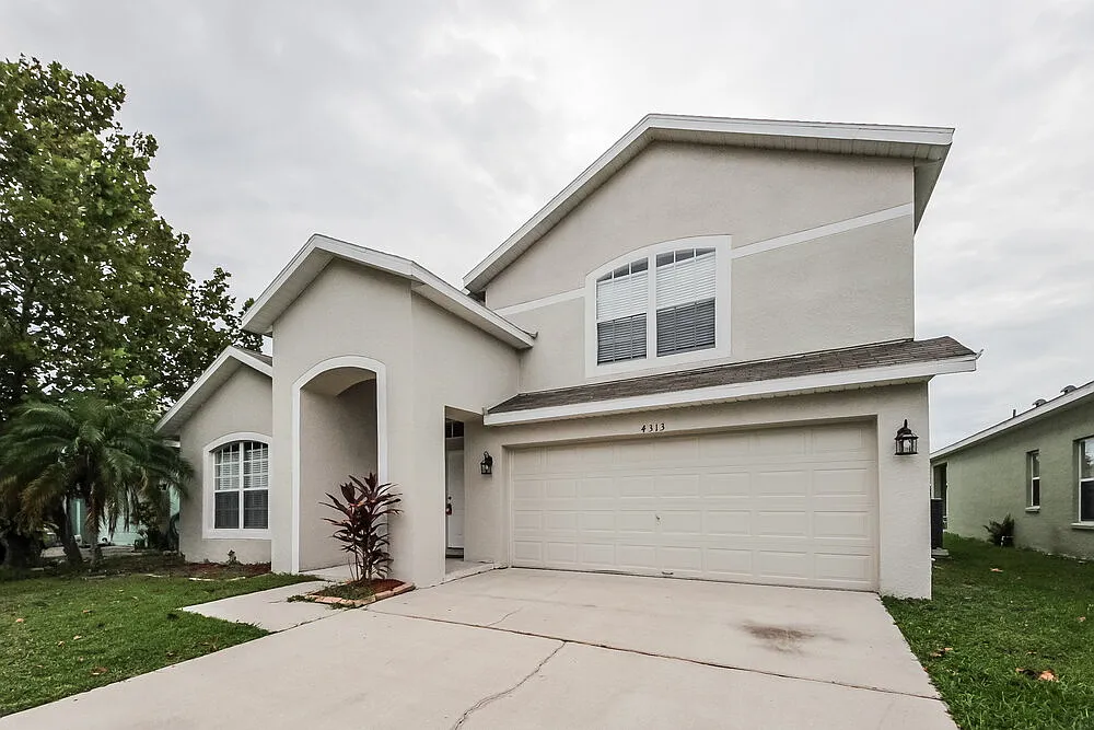 4 bed, 2.5 bath, 2410 sqft, $2,580 — Photo 4