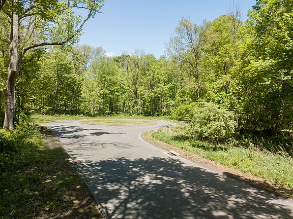 8 Pleasant Hill Lane