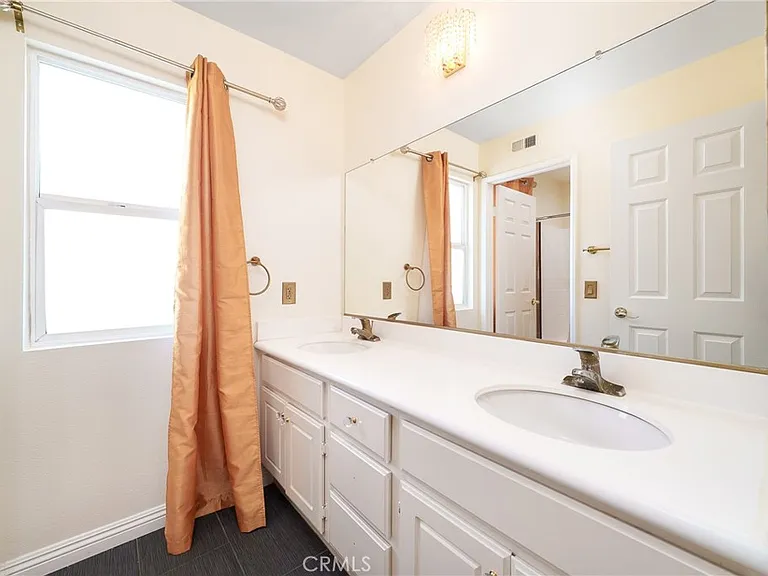 12241 Queensbury Dr — Photo 16
