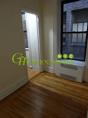 Rented by Green Home NY Realty LLC | media 28