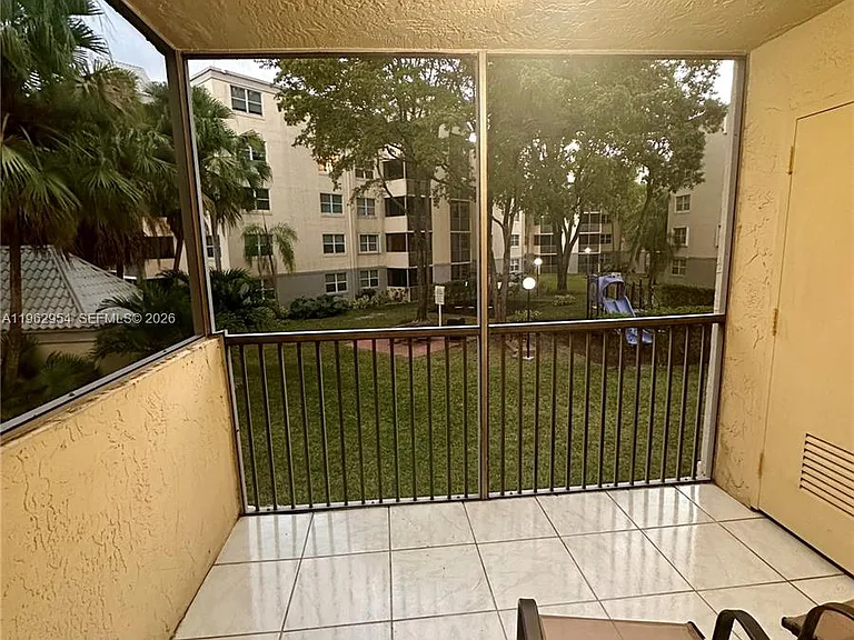 8235 Lake Dr #204 — Photo 11