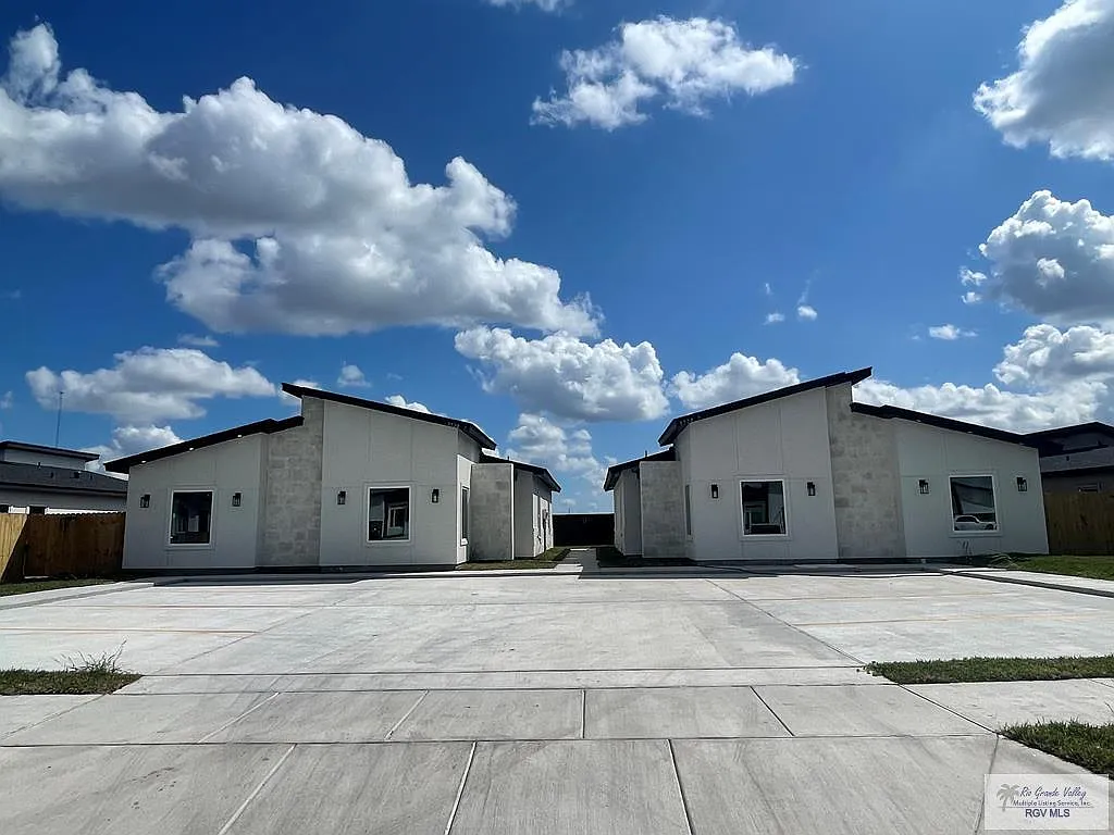 2 bed, 2.5 bath, 1061 sqft, $1,650 — Photo 1