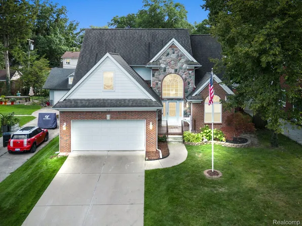 1827 Wiltshire Rd, Berkley, MI 48072