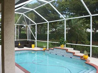 718 Tulip Cir, Weston, FL 33327