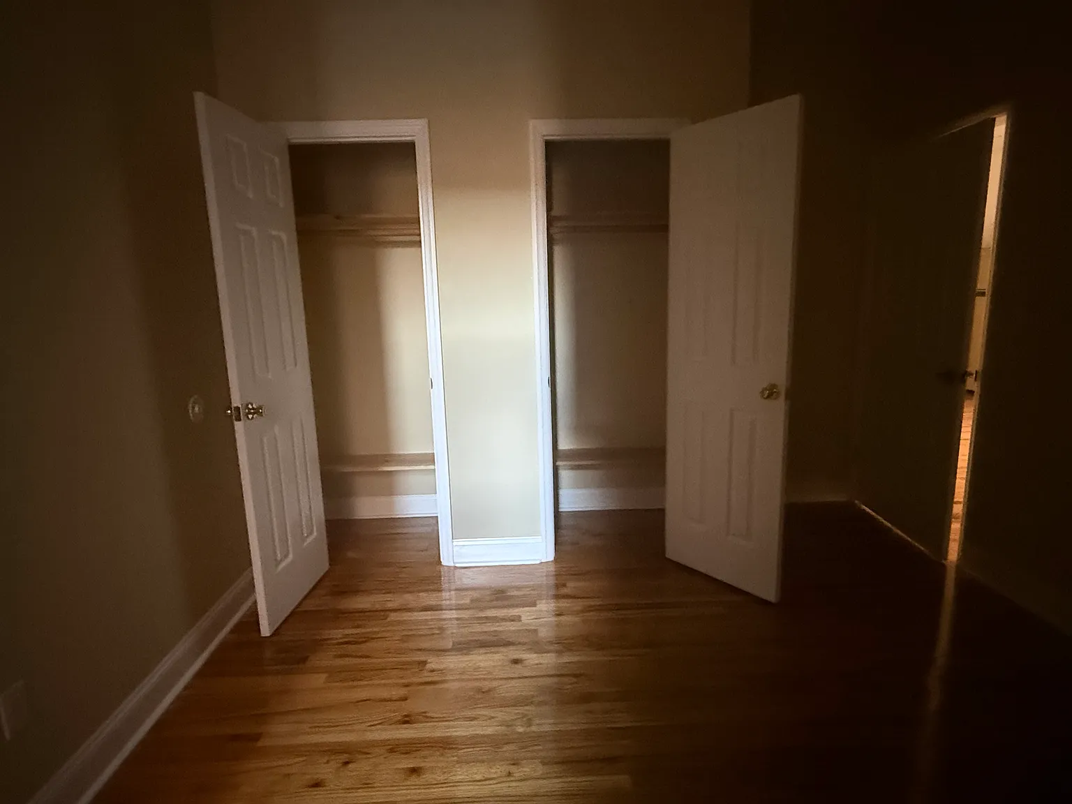 1 bed, 700 sqft, $1,800 — Photo 4