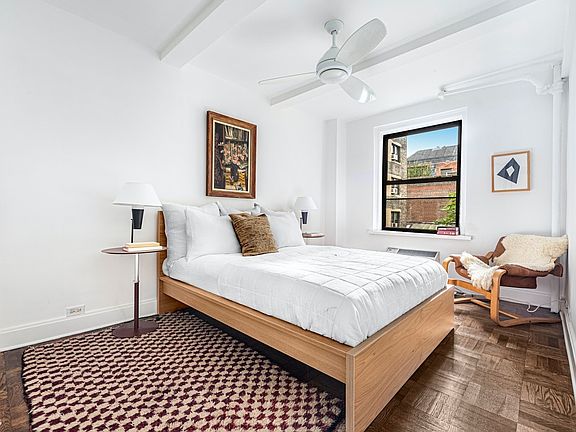 4th image of 226 E 12th St APT 7A