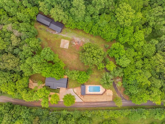 4th image of 826 Long Mill Rd
