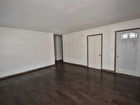 2nd image of 2715 Prial Ave