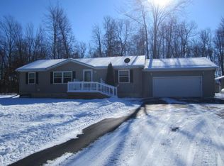 W1785 Maple Hill Ln, Marinette, WI 54143