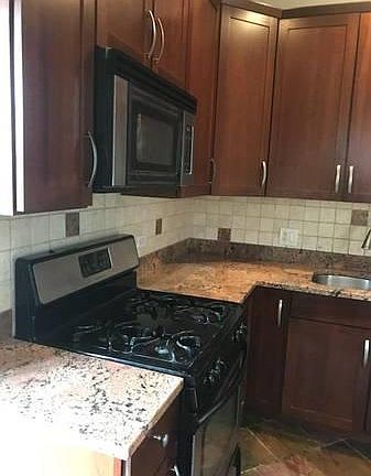 2nd image of 7434 N Oakley Ave APT 2B
