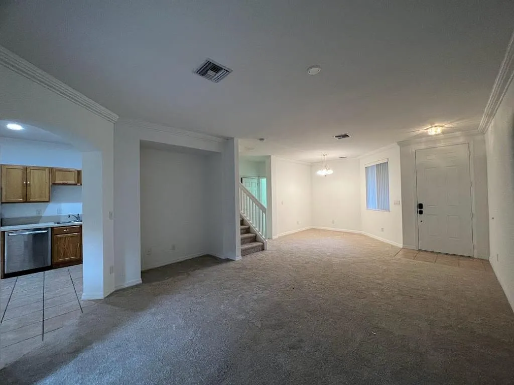 9634 Roundstone Cir — Photo 2