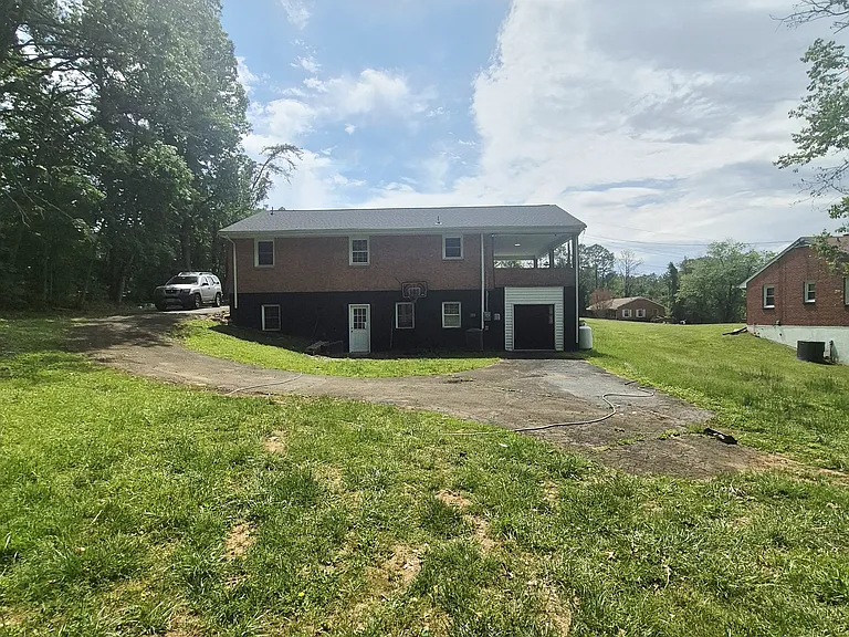 200 Wellview Dr — Photo 32