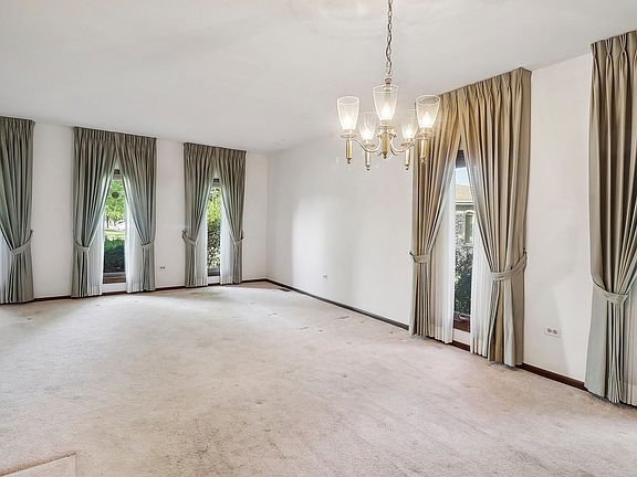 4th image of 2824 Lake Park Ct