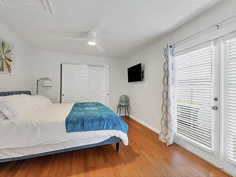 2469 Waldemere St — Photo 17