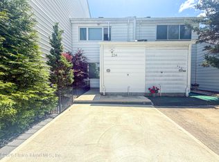 234 Hampton Grn, Staten Island, NY 10312