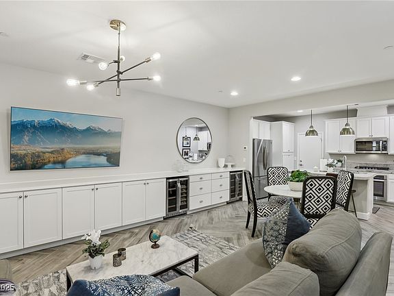 4th image of 104 Alamere Falls Dr