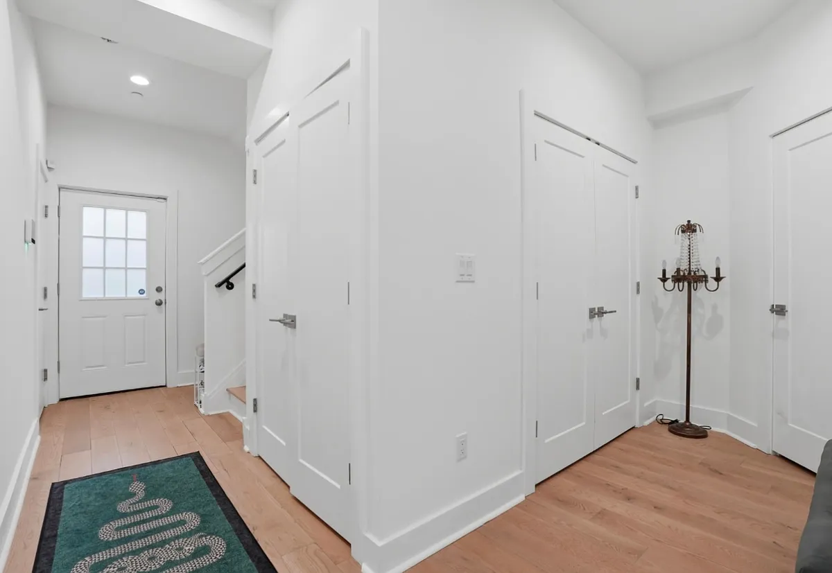 Building Photo - 1329 N 17th St #8D