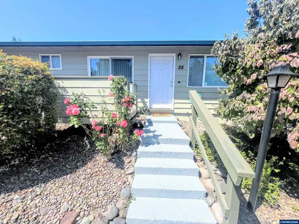 781 Boone Rd SE APT 28, Salem, OR 97306