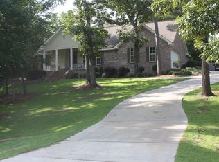 15 Shawnee Ln, Hattiesburg, MS 39402