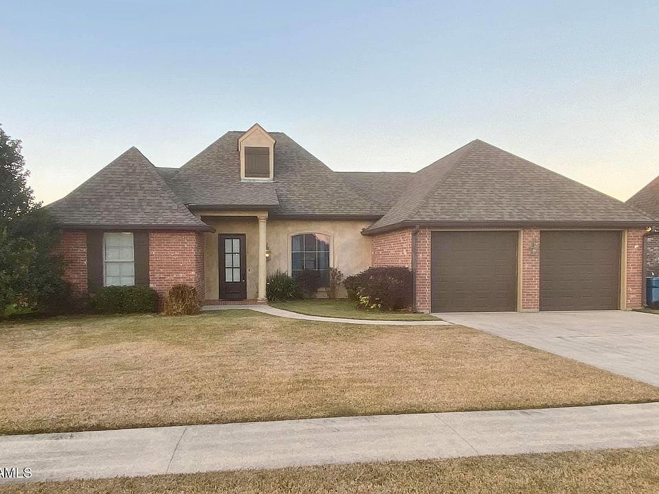 1st image of 100 Parker Oak Dr