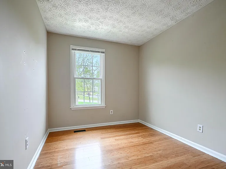 43 Oak Crest Ct — Photo 16