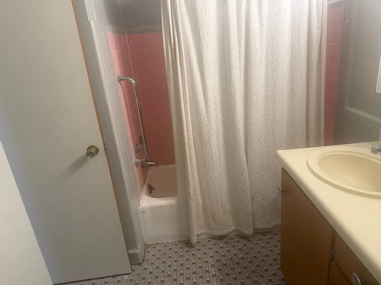 701 N Midvale Blvd #4 — Photo 5