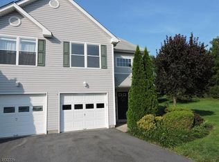 14 Cotton Ct, Hamburg, NJ 07419