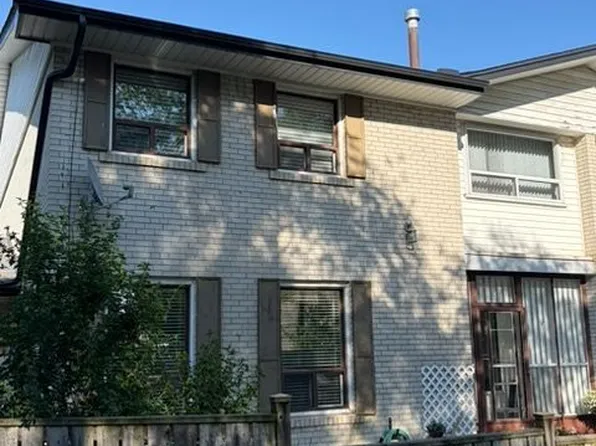 61 Ardglen Dr #19, Brampton, ON L6W 1V1