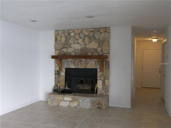 3rd image of 1488 Shorewood Pl