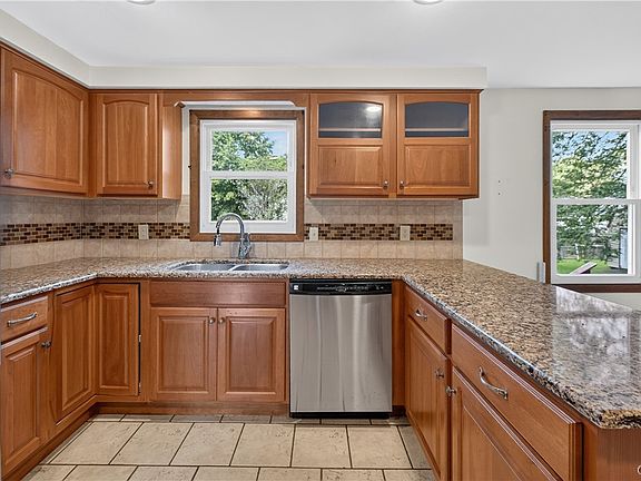 5th image of 5547 Veneto Dr