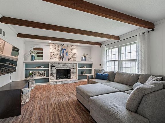 4th image of 10015 Carrie Ln