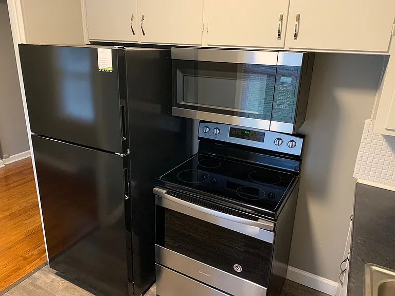 Homestead Apartments — Photo 8