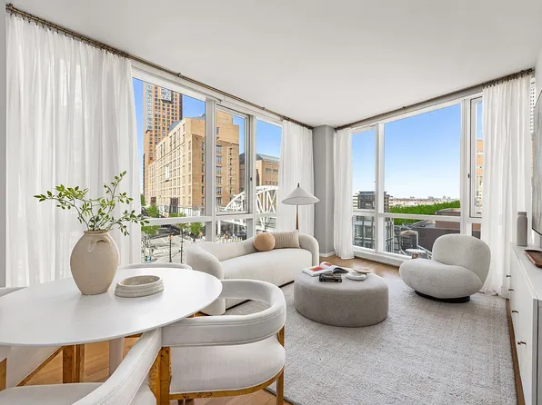 200 Chambers St APT 4D, New York, NY 10007
