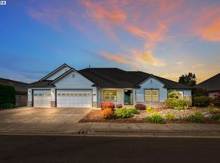 814 River Knoll Way, Springfield, OR 97477