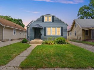 2004 N Genesee Dr, Lansing, MI 48915