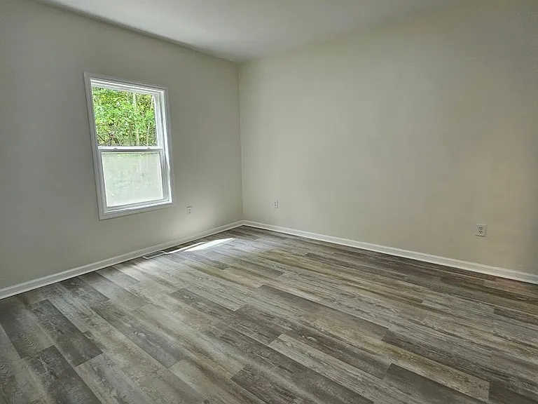 274 Bledsoe Dr — Photo 9