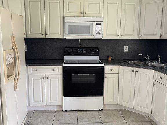 4th image of 2702 NW 51st Pl