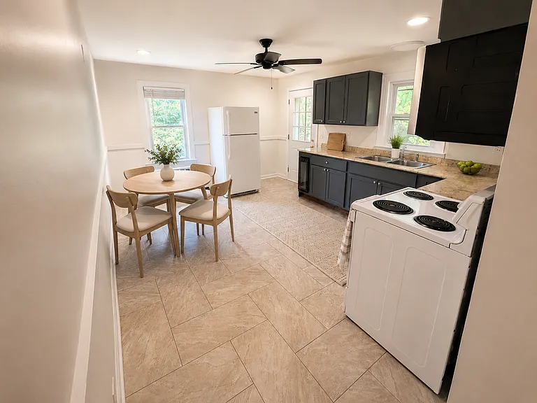 241 Fairwood Rd #C — Photo 9