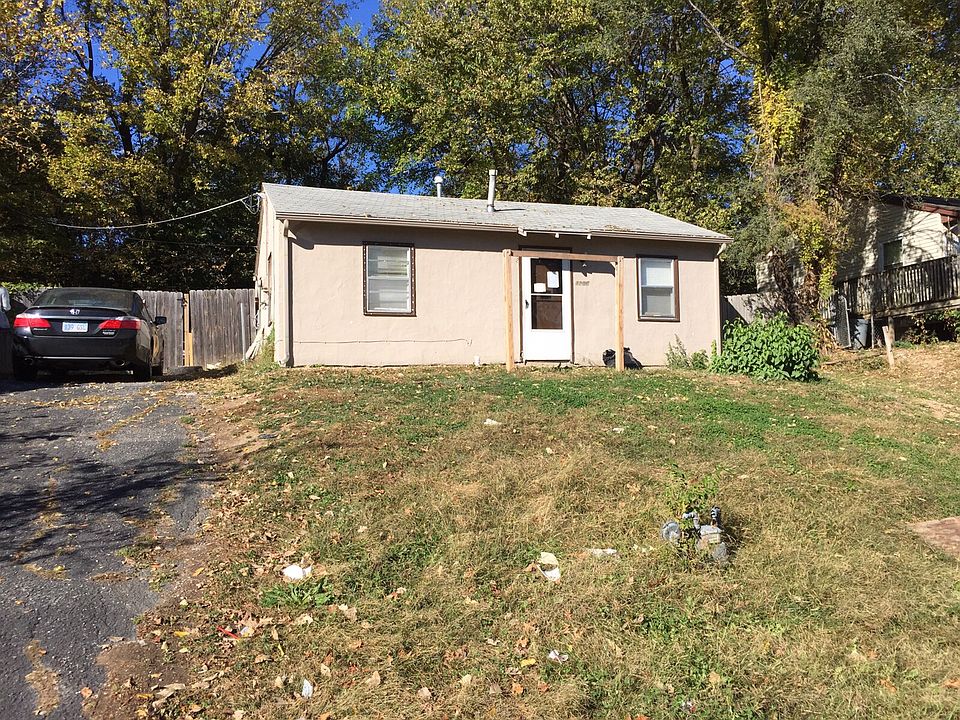 1st image of 1206 N 50th Ter