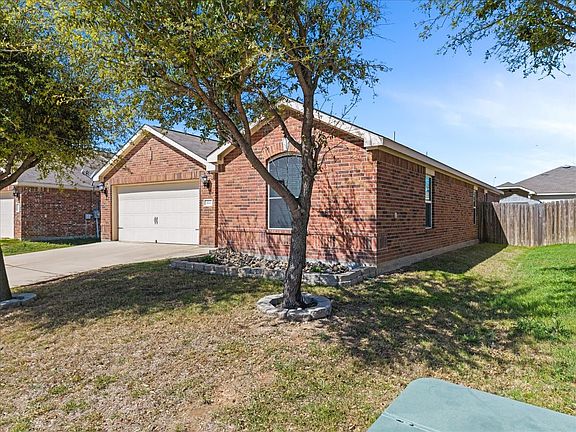 3rd image of 6113 Chalk Hollow Dr