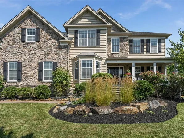 2101 Rainlilly Dr, Center Valley, PA 18034