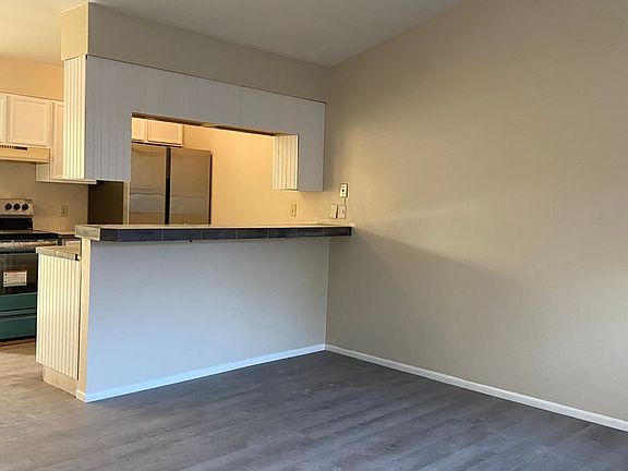 3rd image of 510 Pecan St #1
