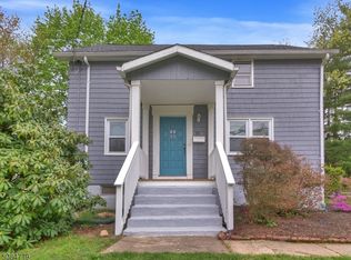 25 Lakeside Ave, Bloomingdale, NJ 07403
