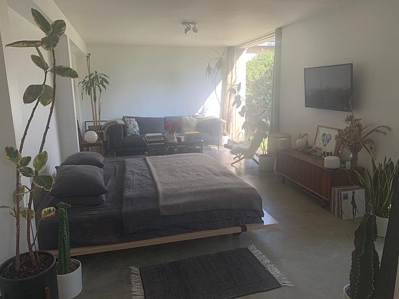 3rd image of 729 Broadway St #B