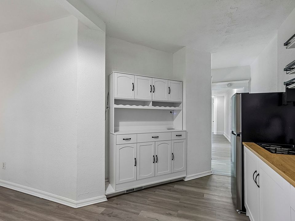 1st image of 1825 Lakeview Rd #2