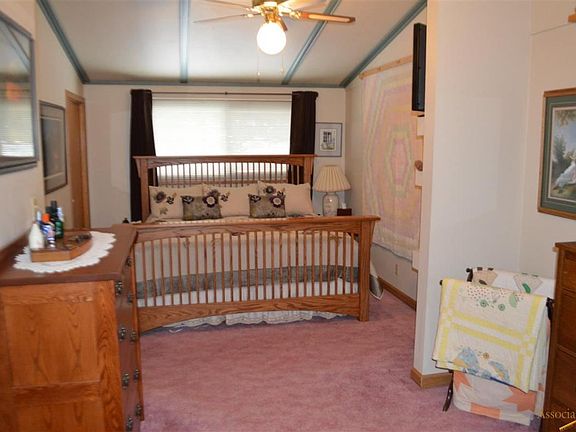 2nd image of 8409 Woodland Dr