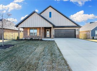 1907 Bugg St, Pea Ridge, AR 72751