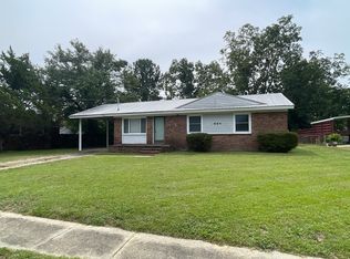 664 Wiltshire Rd, Fayetteville, NC 28314