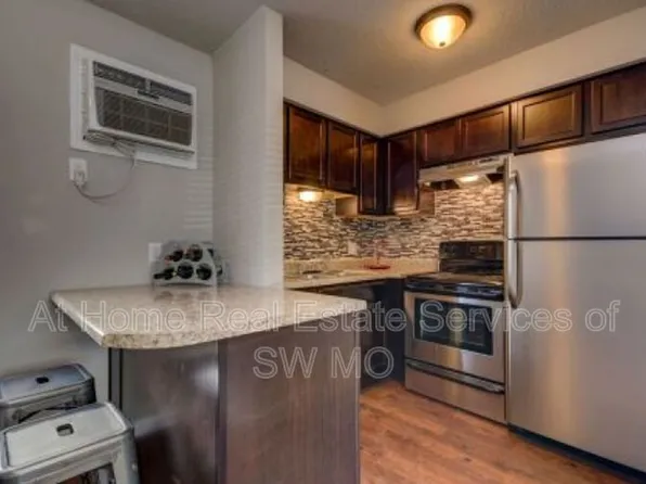 920 S Campbell R10 Regal, Springfield, MO