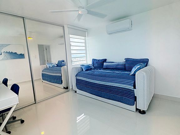 2nd image of 200 Condominio Dos Marinas Ii Marina View Ave #1201